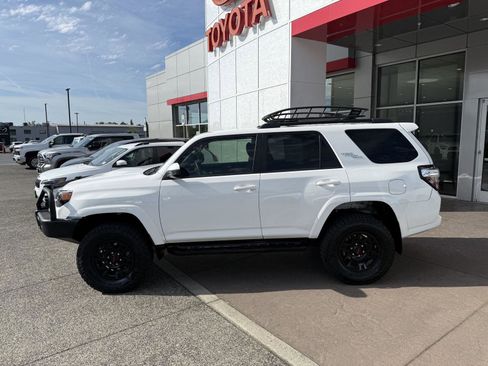 Used 2019 Toyota 4Runner TRD Off-Road AWD/4WD image 3