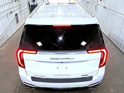 Used 2025 GMC Yukon XL Denali w/ Sun & Power Step Package AWD/4WD image 5