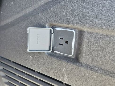 Used 2021 Chevrolet Tahoe Z71 image 31