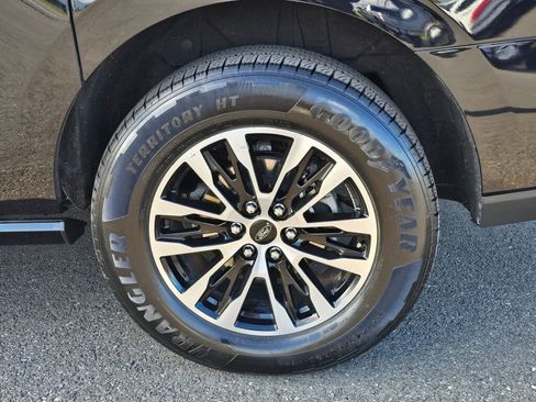 Certified 2025 Ford Expedition Max Platinum AWD/4WD image 10