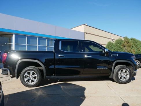 Used 2024 GMC Sierra 1500 SLT image 8