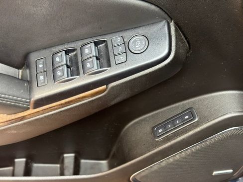 Used 2019 Chevrolet Tahoe LT w/ Luxury Package AWD/4WD image 25