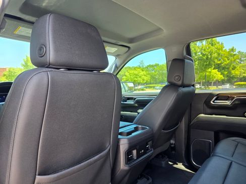 Used 2024 Chevrolet Silverado 1500 LT Trail Boss w/ LT Trail Boss Premium Package AWD/4WD image 27