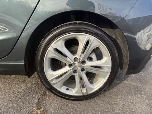 Used 2018 Chevrolet Cruze Premier image 23
