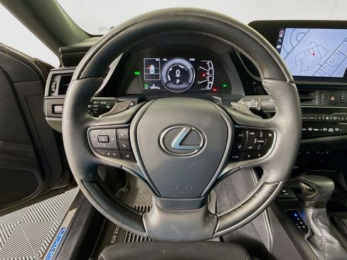 Used 2022 Lexus ES 300h Ultra Luxury w/ Accessory Package 2 image 11