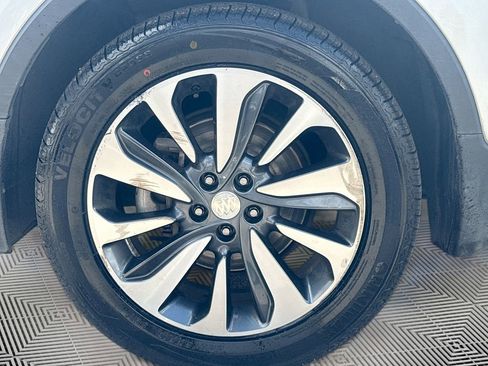 Used 2021 Buick Encore Preferred AWD/4WD image 28