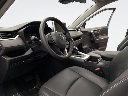 Used 2023 Toyota RAV4 XLE Premium AWD/4WD image 10