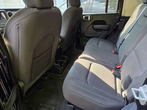 Used 2022 Jeep Wrangler Unlimited Sport AWD/4WD image 6