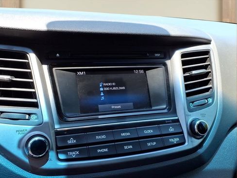 Used 2017 Hyundai Tucson SE w/ SE Popular Package 02 AWD/4WD image 4