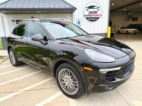 Used 2015 Porsche Cayenne Diesel w/ Premium Plus Package AWD/4WD image 2