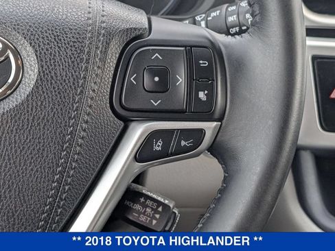 Used 2018 Toyota Highlander XLE w/ Carpet Mat Package (TMS) AWD/4WD image 22