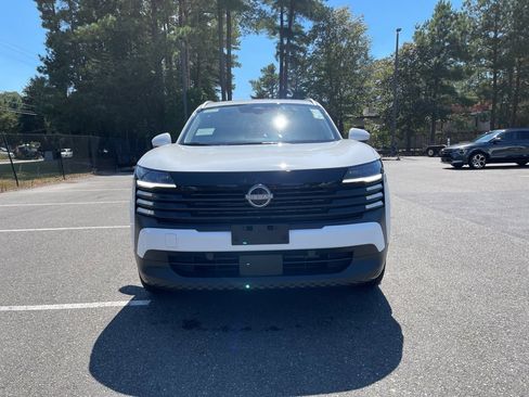 New 2025 Nissan Kicks SV w/ SV Premium Package image 3