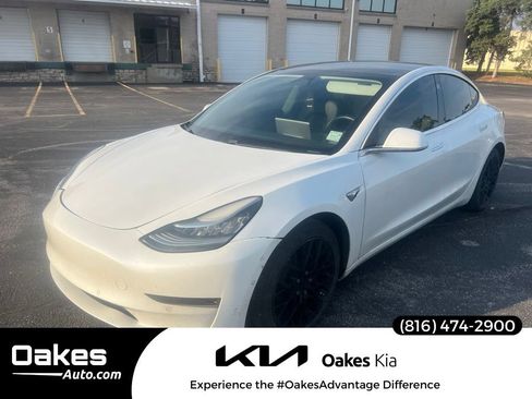 Used 2020 Tesla Model 3 Standard Range Plus RWD image 1
