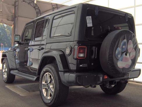 Used 2020 Jeep Wrangler Unlimited Sahara AWD/4WD image 6