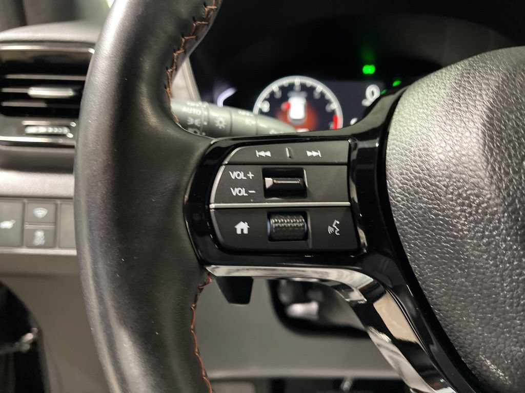 Used 2025 Honda Pilot TrailSport image 30