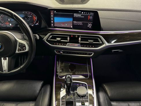 Used 2021 BMW X7 xDrive40i w/ M Sport Package AWD/4WD image 18