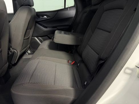 Used 2026 Chevrolet Equinox LT AWD/4WD image 24