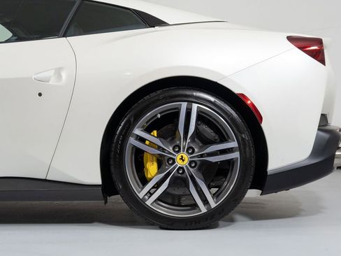 Used 2019 Ferrari Portofino image 13