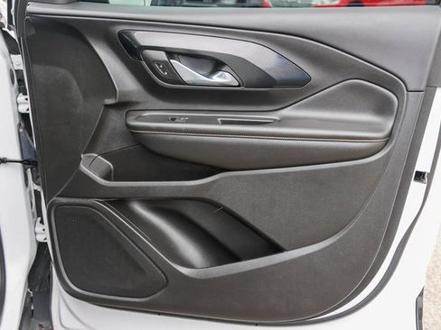 Used 2023 GMC Terrain AT4 image 17