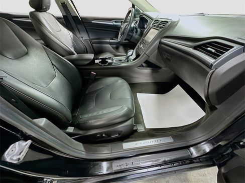 Used 2016 Ford Fusion Titanium image 27
