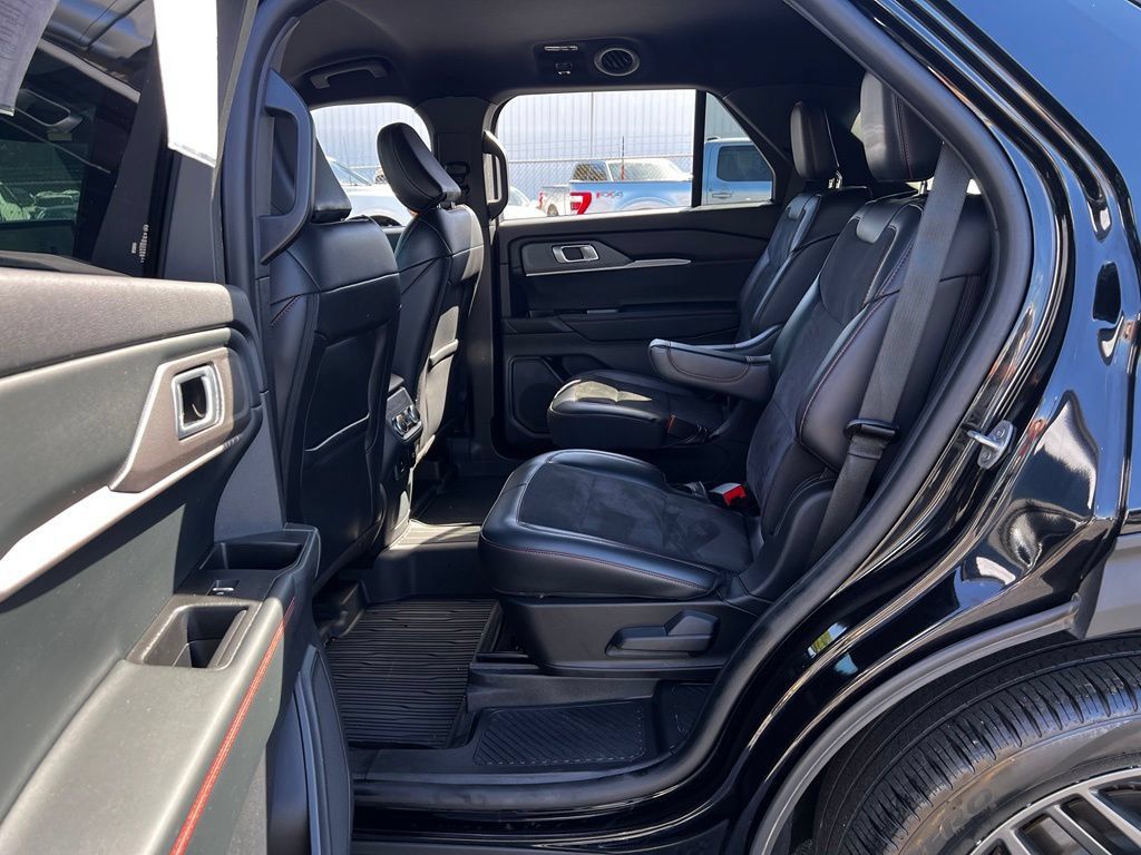 Used 2025 Ford Explorer ST RWD image 20