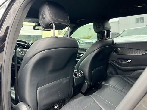 Used 2018 Mercedes-Benz GLC 300 4MATIC image 9