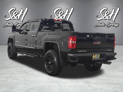 Used 2017 GMC Sierra 2500 Denali w/ Suspension Package, Off-Road AWD/4WD image 18