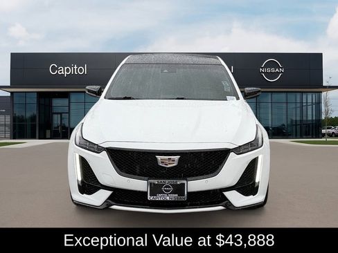 Used 2022 Cadillac CT5 V image 2