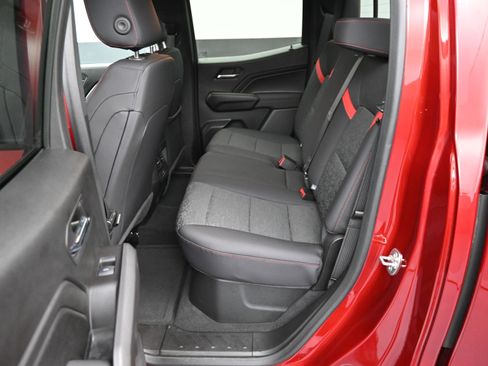 Used 2024 Chevrolet Colorado Z71 w/ Z71 Convenience Package 2 image 28