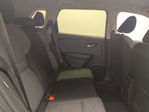 Used 2023 Nissan Rogue SV image 19