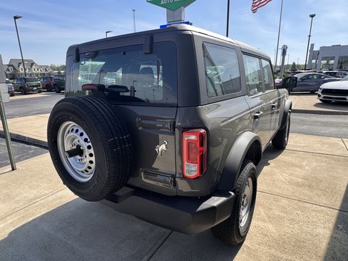 New 2026 Ford Bronco 4-Door image 3