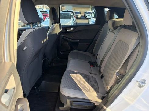 Used 2020 Ford Escape SE image 25
