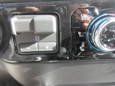 New 2026 GMC Sierra 1500 SLT w/ SLT Premium Package image 19