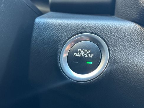 Used 2024 GMC Terrain SLE image 29