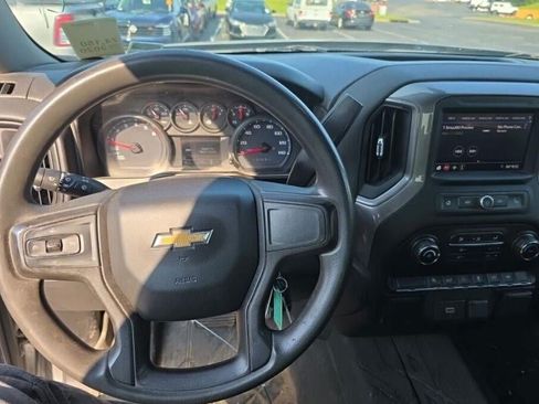 Used 2020 Chevrolet Silverado 1500 Custom w/ Custom Value Package RWD image 7