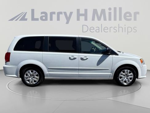 Used 2015 Dodge Grand Caravan SE w/ Quick Order Package 29E SE FWD image 7