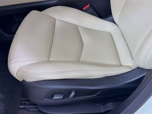 Used 2019 Cadillac XT5 FWD image 23