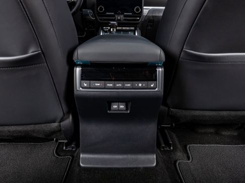 Used 2025 Lexus GX 550 w/ Accessory Package (2T) AWD/4WD image 33