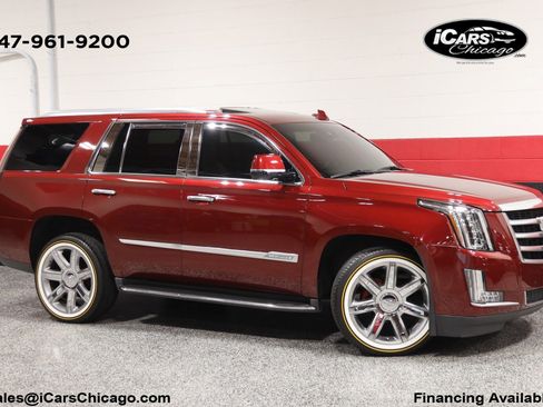 Used 2016 Cadillac Escalade Luxury AWD/4WD image 1