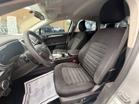 Used 2016 Ford Fusion SE FWD image 14