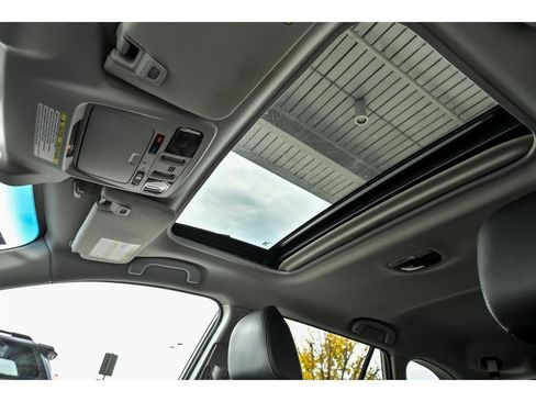 Used 2017 Subaru Outback 3.6R Limited image 13