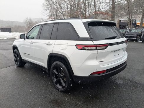 Certified 2023 Jeep Grand Cherokee Altitude AWD/4WD image 8