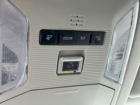 Used 2024 Toyota RAV4 LE AWD/4WD image 25