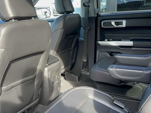 Used 2022 Ford Explorer XLT w/ Equipment Group 202A image 35
