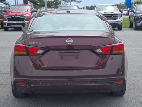 Used 2025 Nissan Altima 2.5 SV FWD image 4