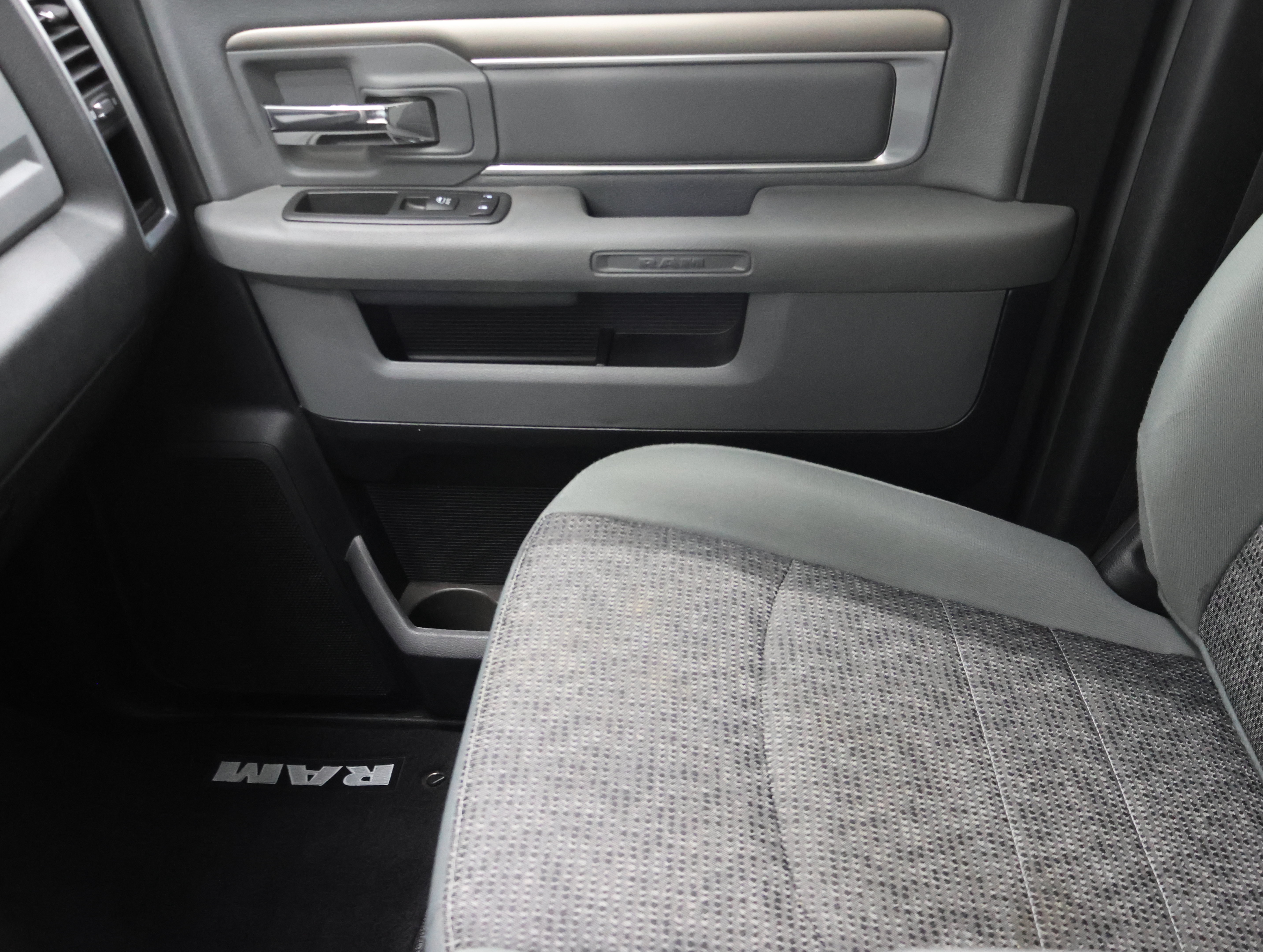 Used 2015 RAM 2500 Big Horn AWD/4WD image 13