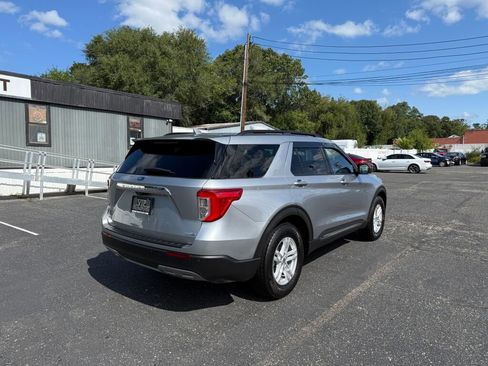Used 2020 Ford Explorer XLT w/ Equipment Group 202A image 7