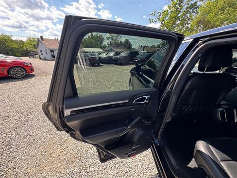 Used 2014 Porsche Cayenne image 25