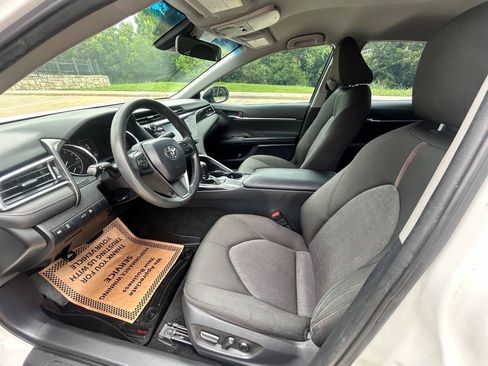 Used 2018 Toyota Camry LE FWD image 12