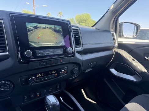 Used 2024 Nissan Frontier SV w/ SV Convenience Package image 22